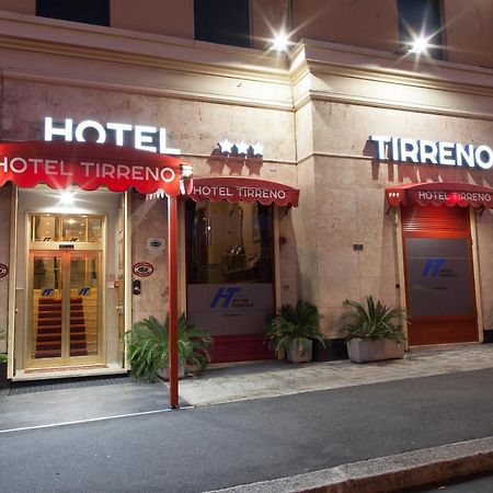 Hotel Tirreno Janov Exteriér fotografie