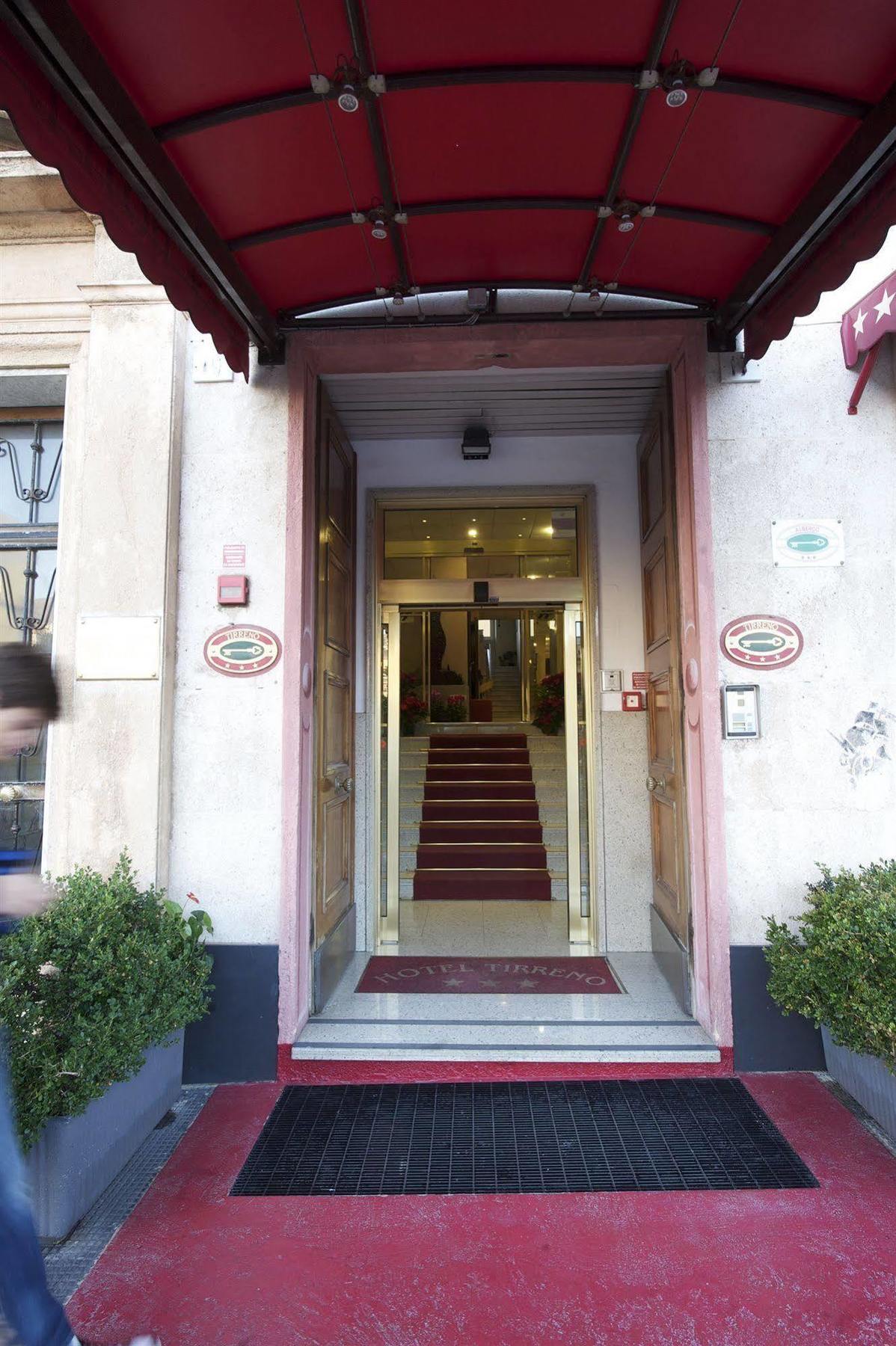Hotel Tirreno Janov Exteriér fotografie