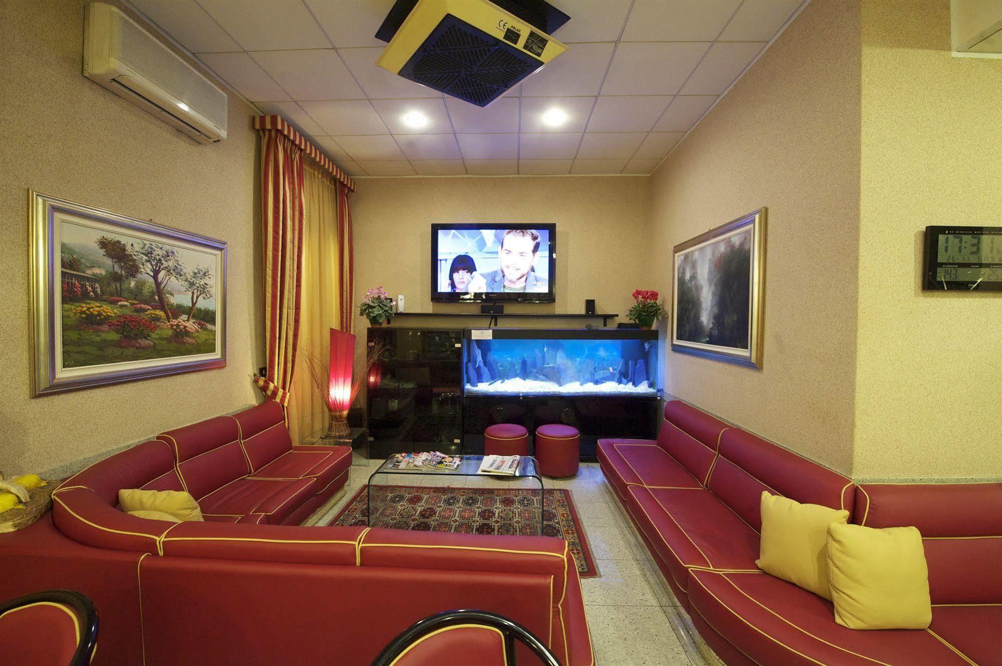 Hotel Tirreno Janov Exteriér fotografie