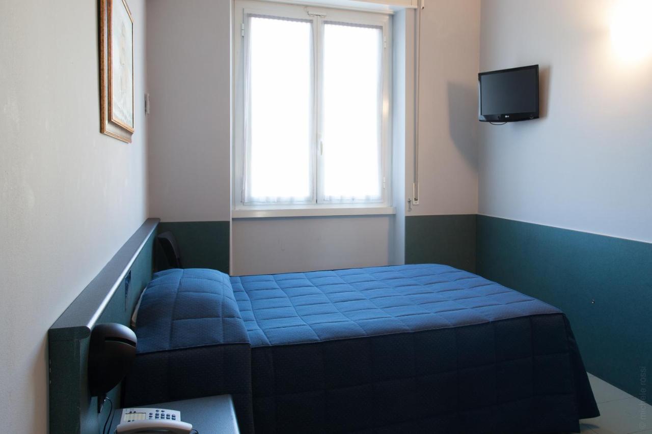 Hotel Tirreno Janov Exteriér fotografie