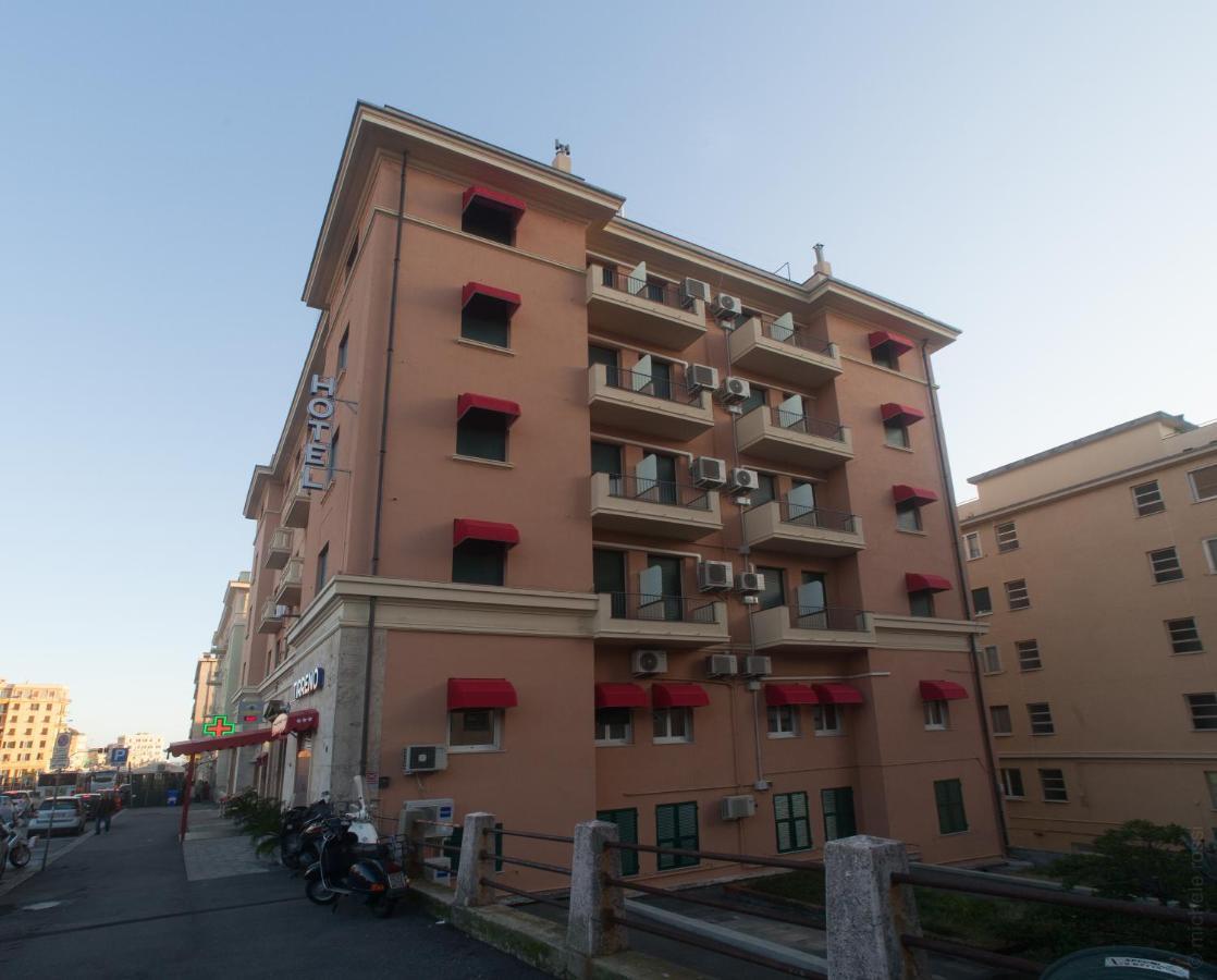 Hotel Tirreno Janov Exteriér fotografie