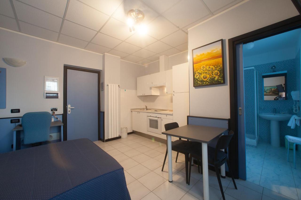 Hotel Tirreno Janov Exteriér fotografie