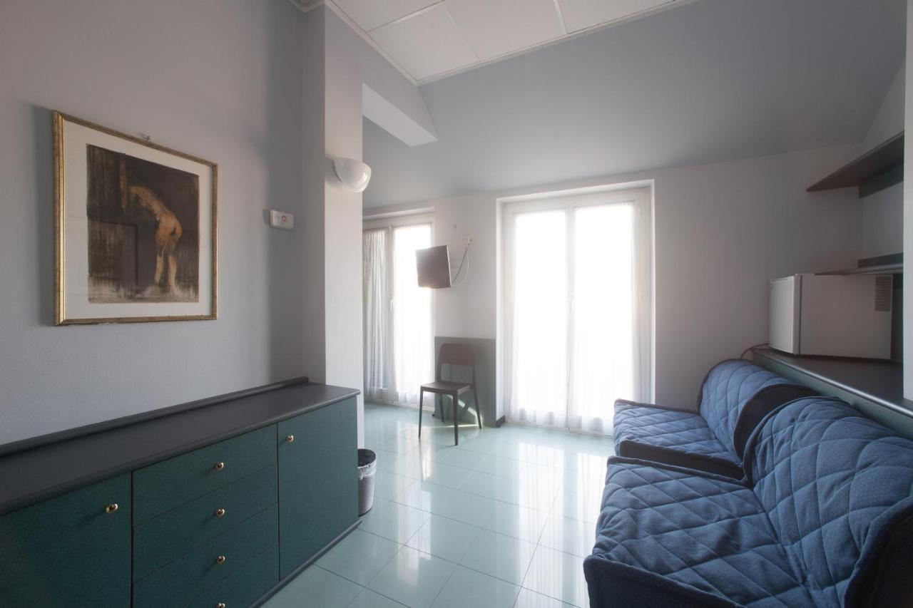 Hotel Tirreno Janov Exteriér fotografie