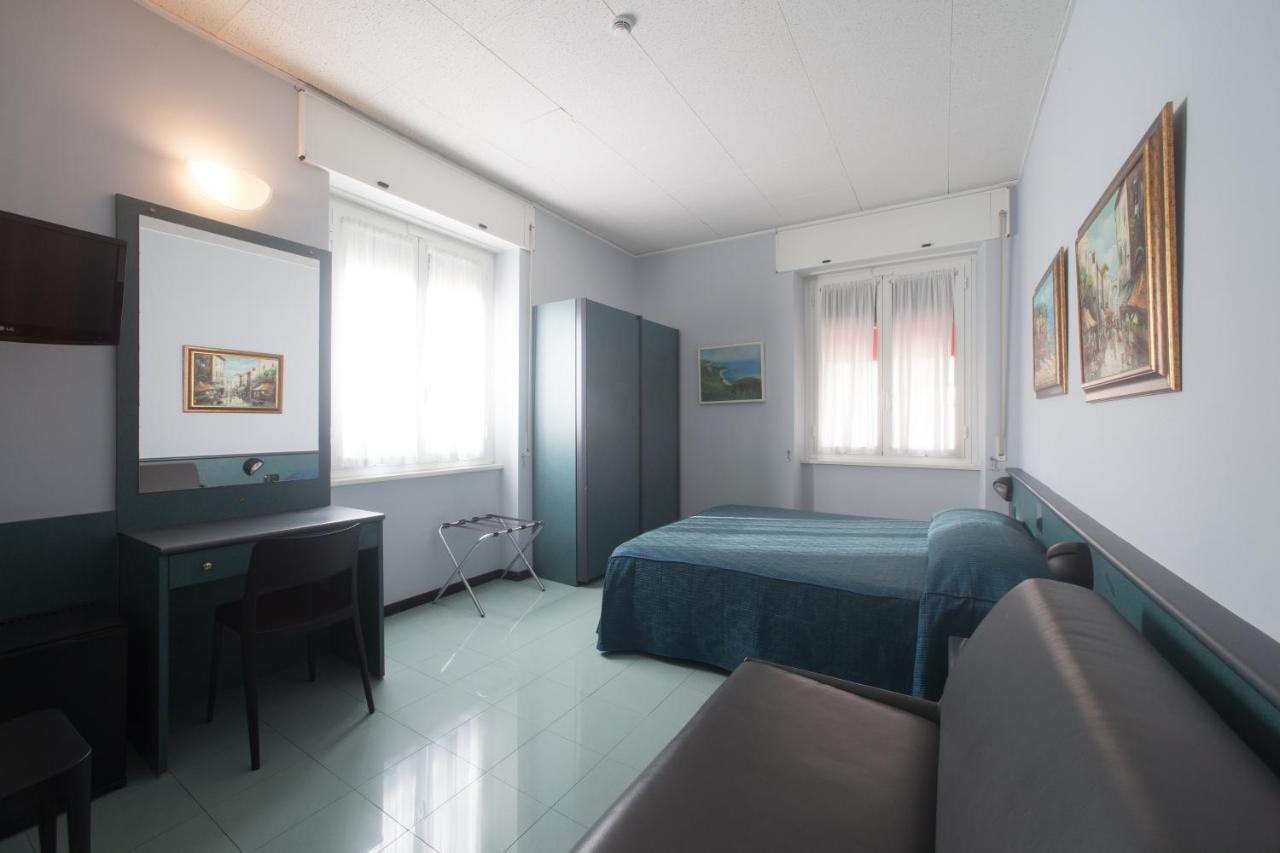 Hotel Tirreno Janov Exteriér fotografie